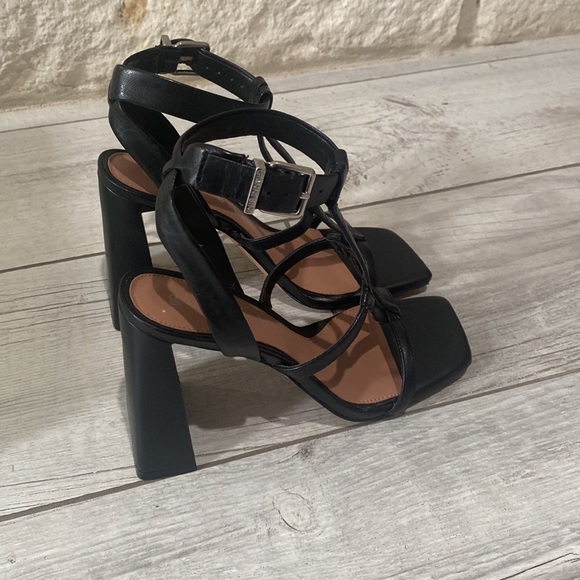 NIB Gianni Bini Bexxlie Heeled Sandals - Picture 4 of 6